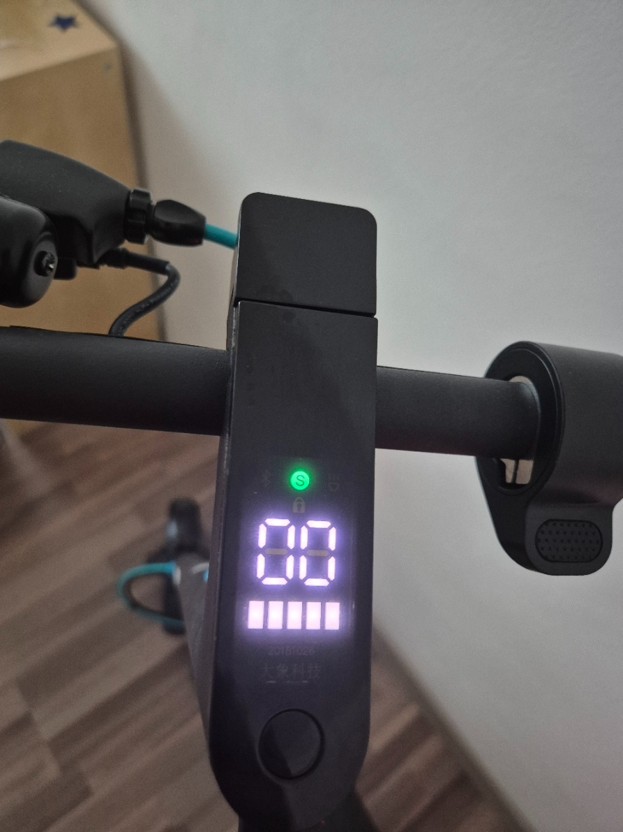 Elektrokoloběžka Lamax S11600 - 5