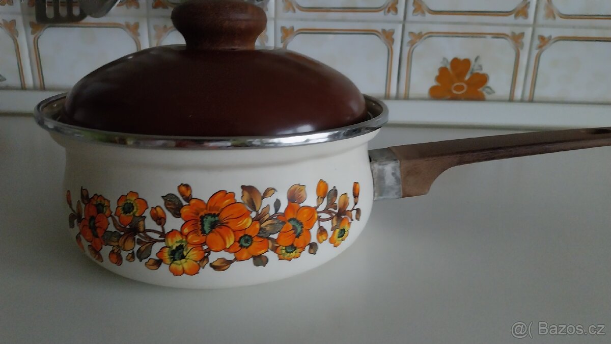 Nádobí: smaltované hrnce,hliníkové nádobí - 5