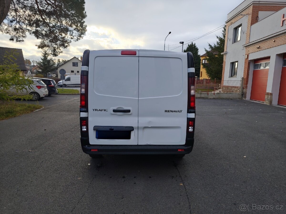 RENAULT TRAFIC 1.6 89kW ROK 2017 - 5