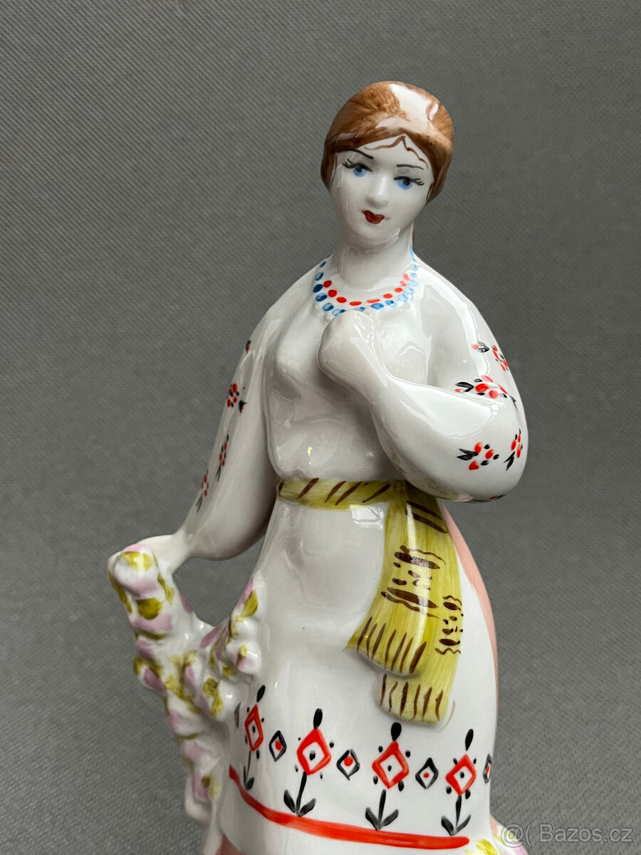 Sběratelská soška Dívka v kroji 23 cm, Polonne USSR - 5