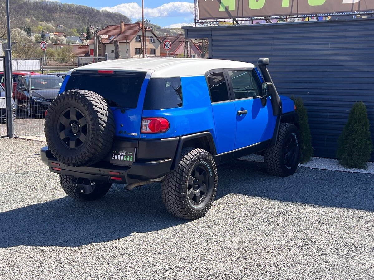 Toyota FJ Cruiser 4.0 - 5
