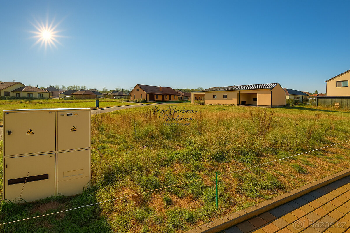 Prodej stavebního pozemku o výměře 828 m² v atraktivní lokal - 5