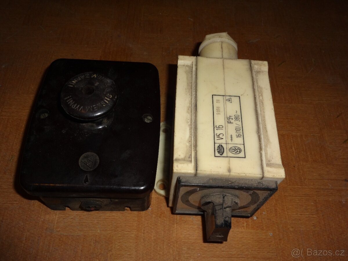 Zásuvky a vypinač - 5