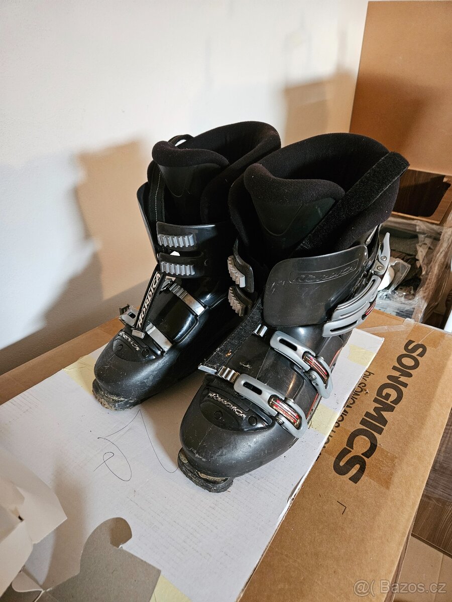 Lyžařské vybavení - LYŽE, BOTY, HŮLKY - 5