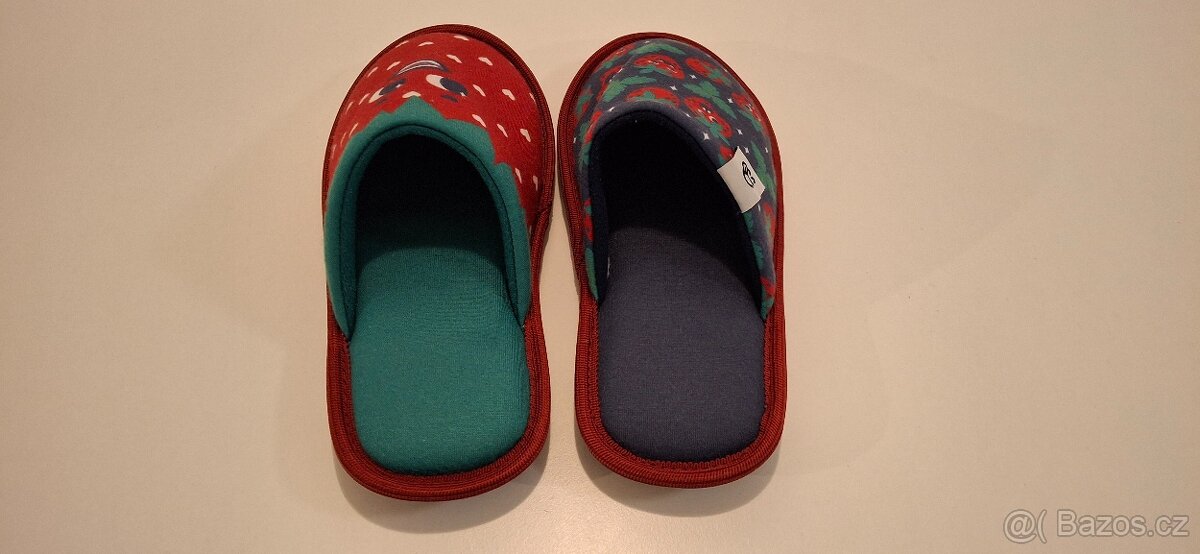 Veselé dětské papuče Šťastné jahody - 5
