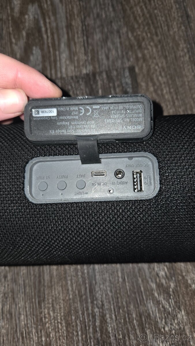 Přenosný bluetooth reproduktor Sony - 5