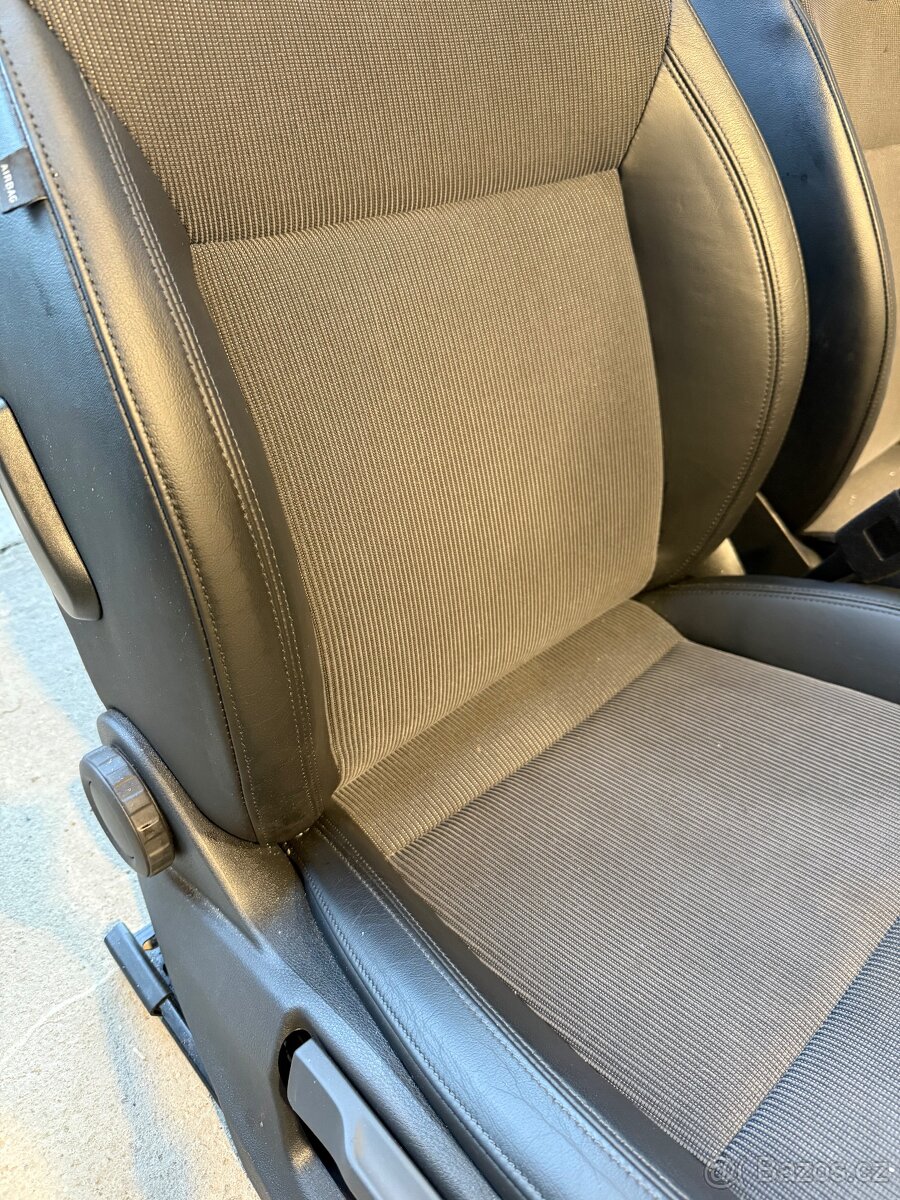 Polokožené sedačky Octavia 3 - 5