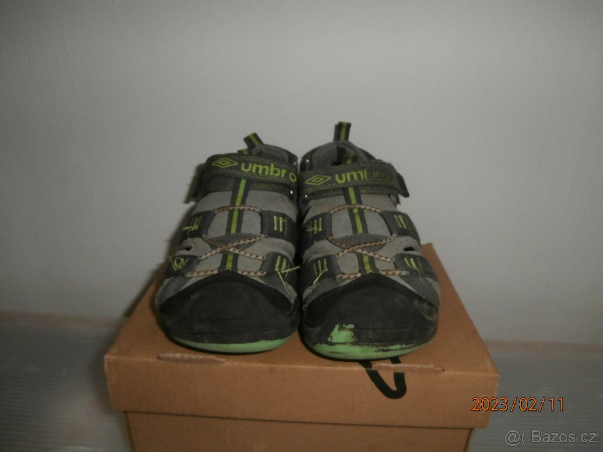 Sandále 33 / 19,5 - 21 cm a žabky 26 - 27 / 17,5 cm - 5