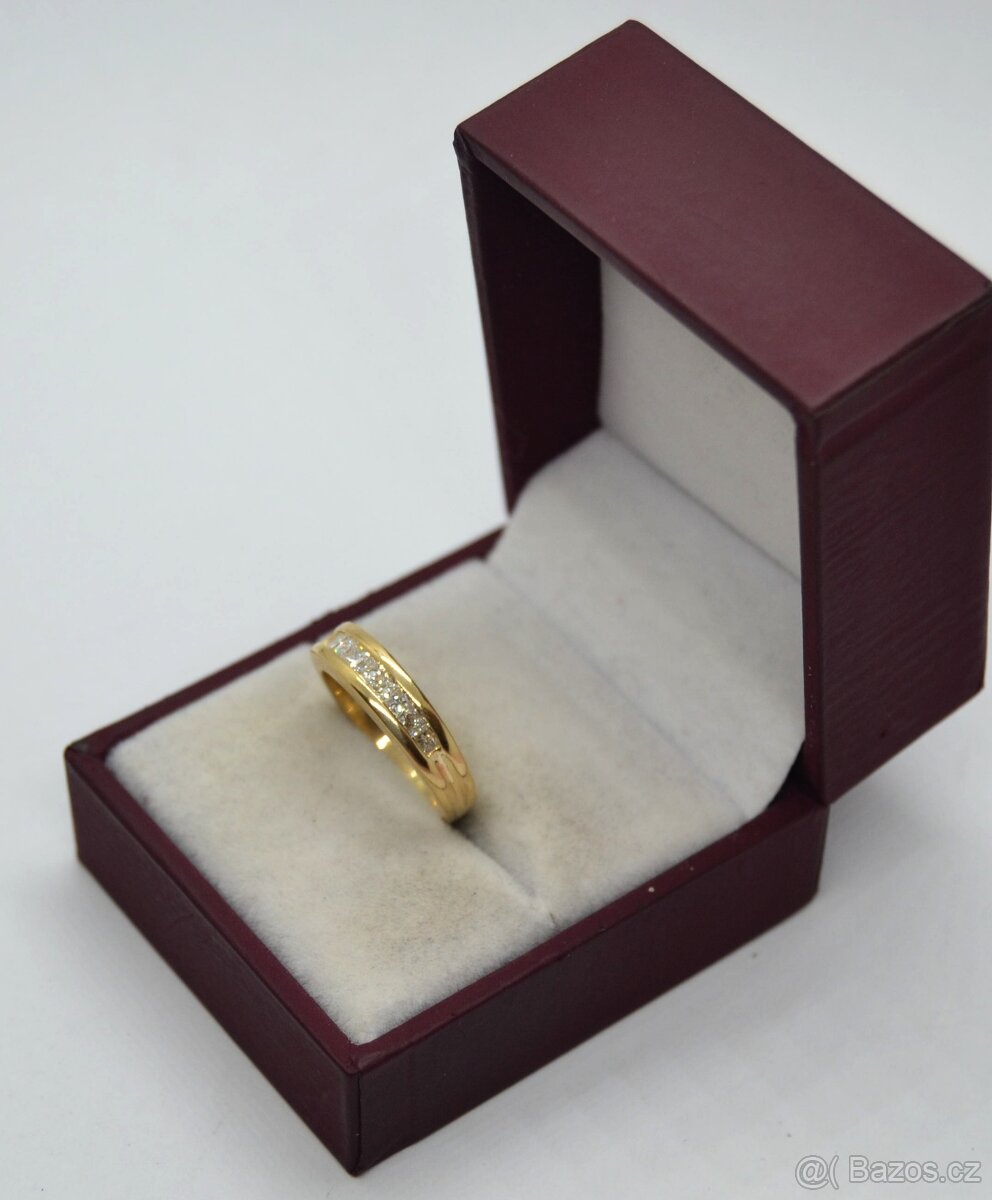 Zlatý prsten osázený brilianty celkem 0.45 ct - 5