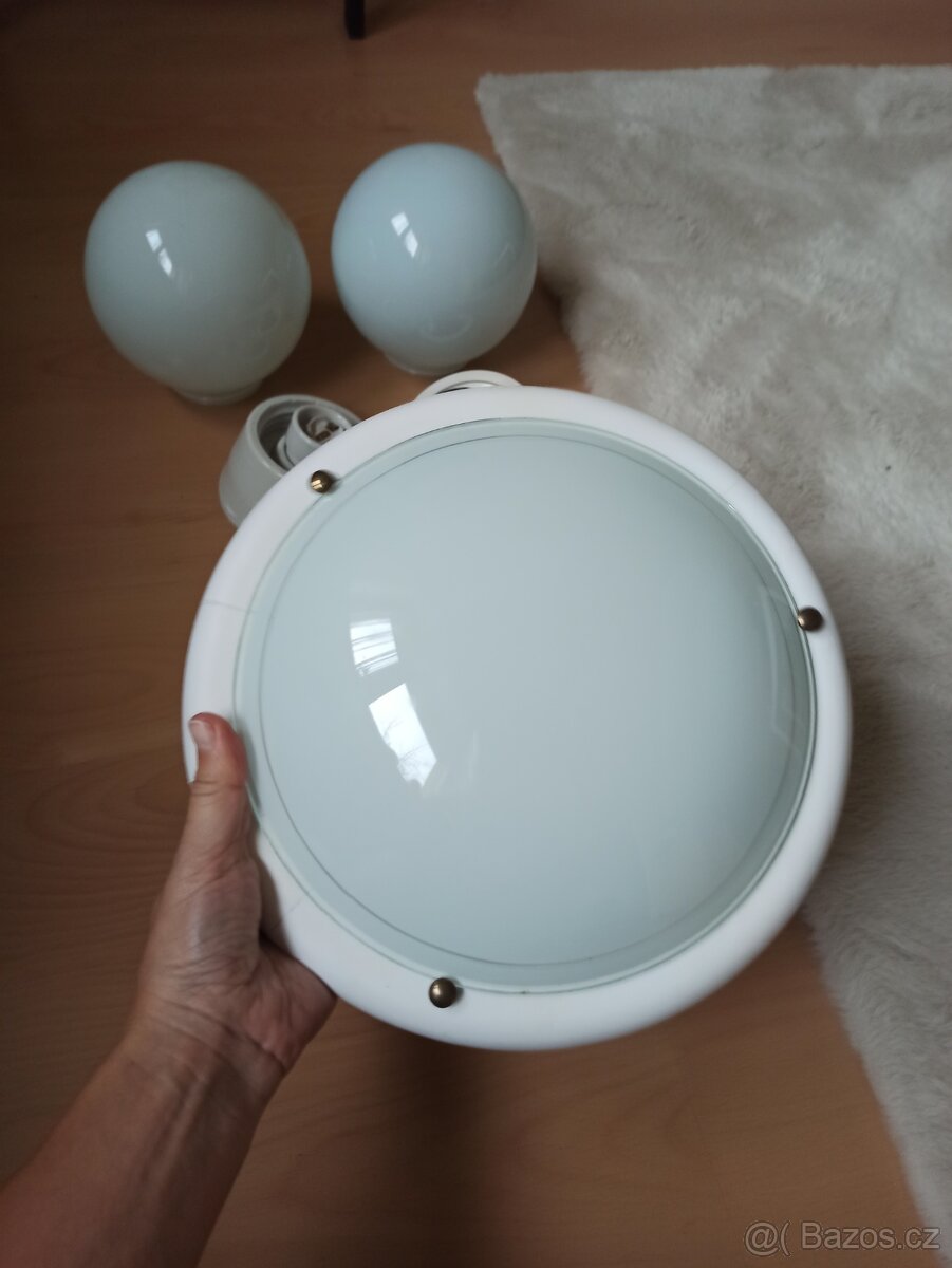 3x svítidlo + 4x žárovka - 5