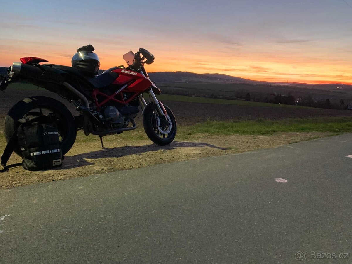 Ducati Hypermotard 796 - 5