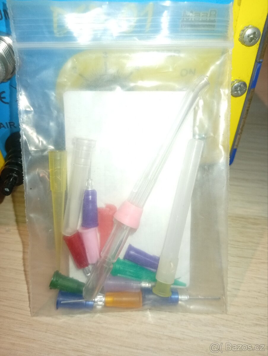 Pneumatický dávkovač pasty a tavidla - 5