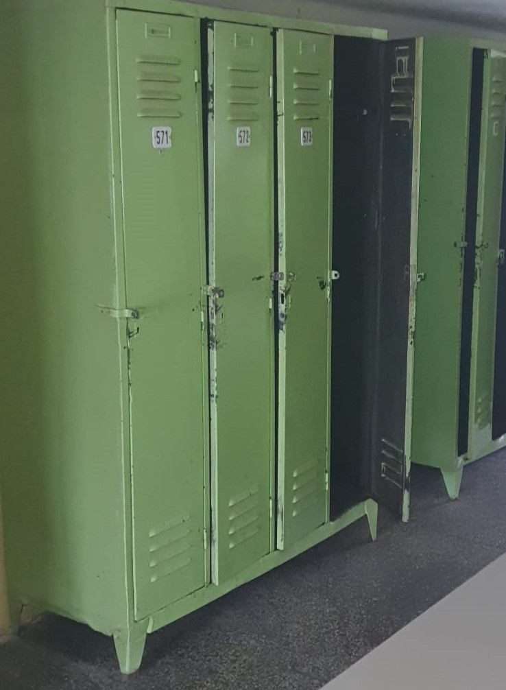 Kovová šatní skříň - 5