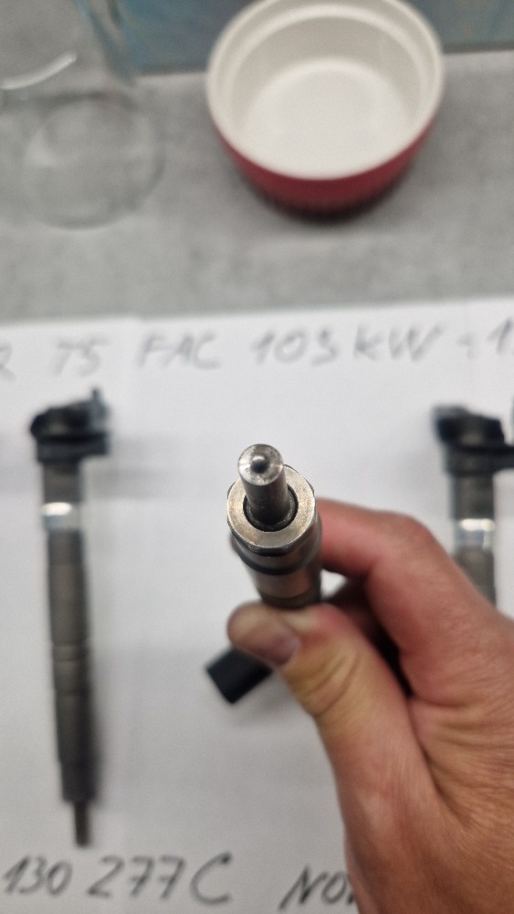 vw T5 revidované vstřikovače 2,5 TDi a 1,9 TDI možno sada - 5