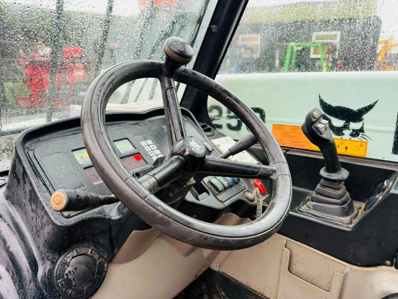 Manipulátor Bobcat T 2250 4x4 - 5