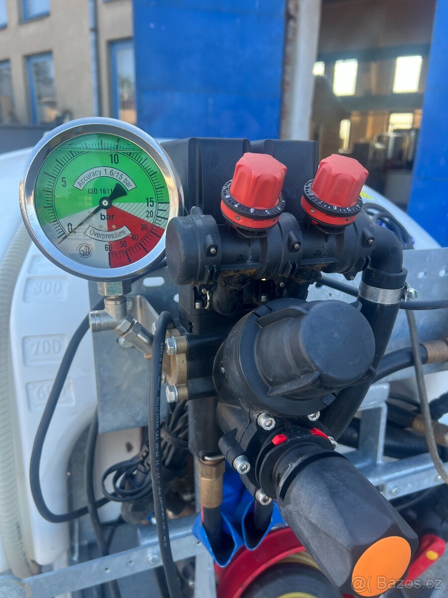 TAŽENÝ ROSIČ CARRAROSPRAY 1000L - 5