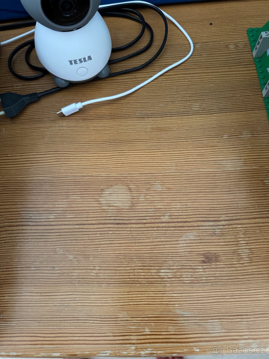 Ložnice z masivu (postel, 2 noční stolky, komoda) - 5