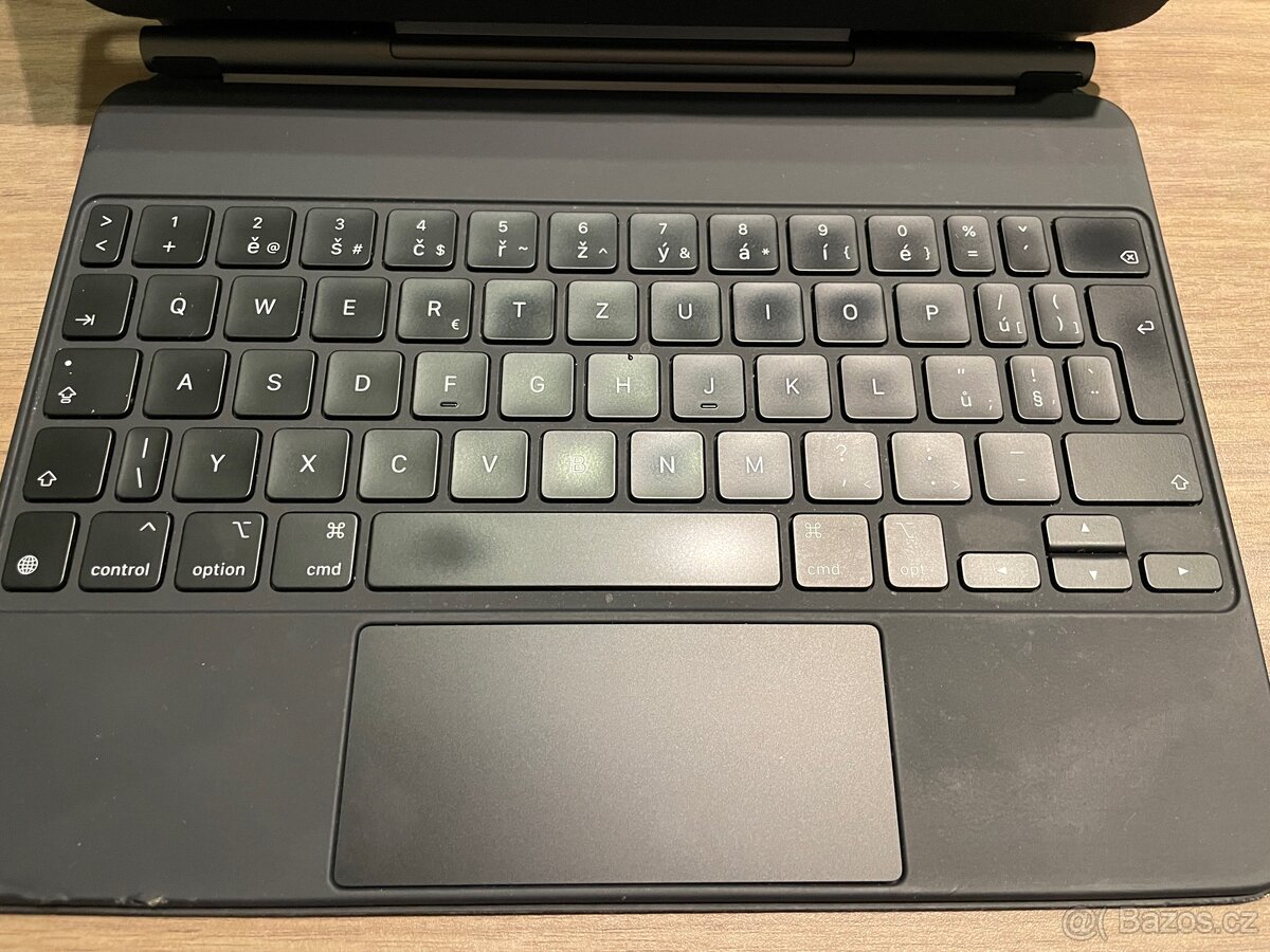 iPad Magic Keyboard CZ model A2261 - 5