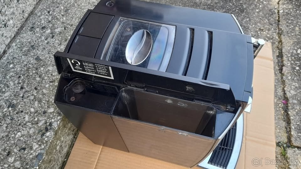 Kávovar espressovač Jura E8 - 5