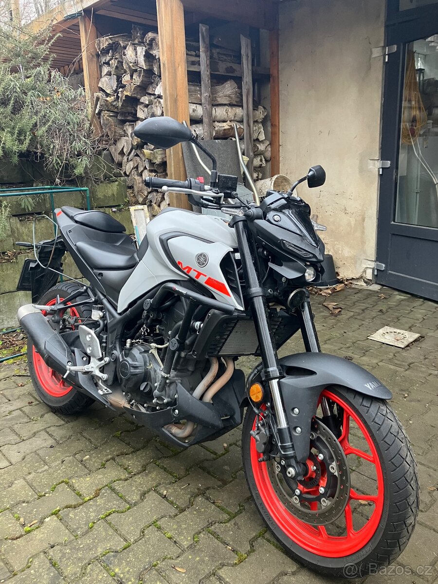 YAMAHA MT-03 - 5