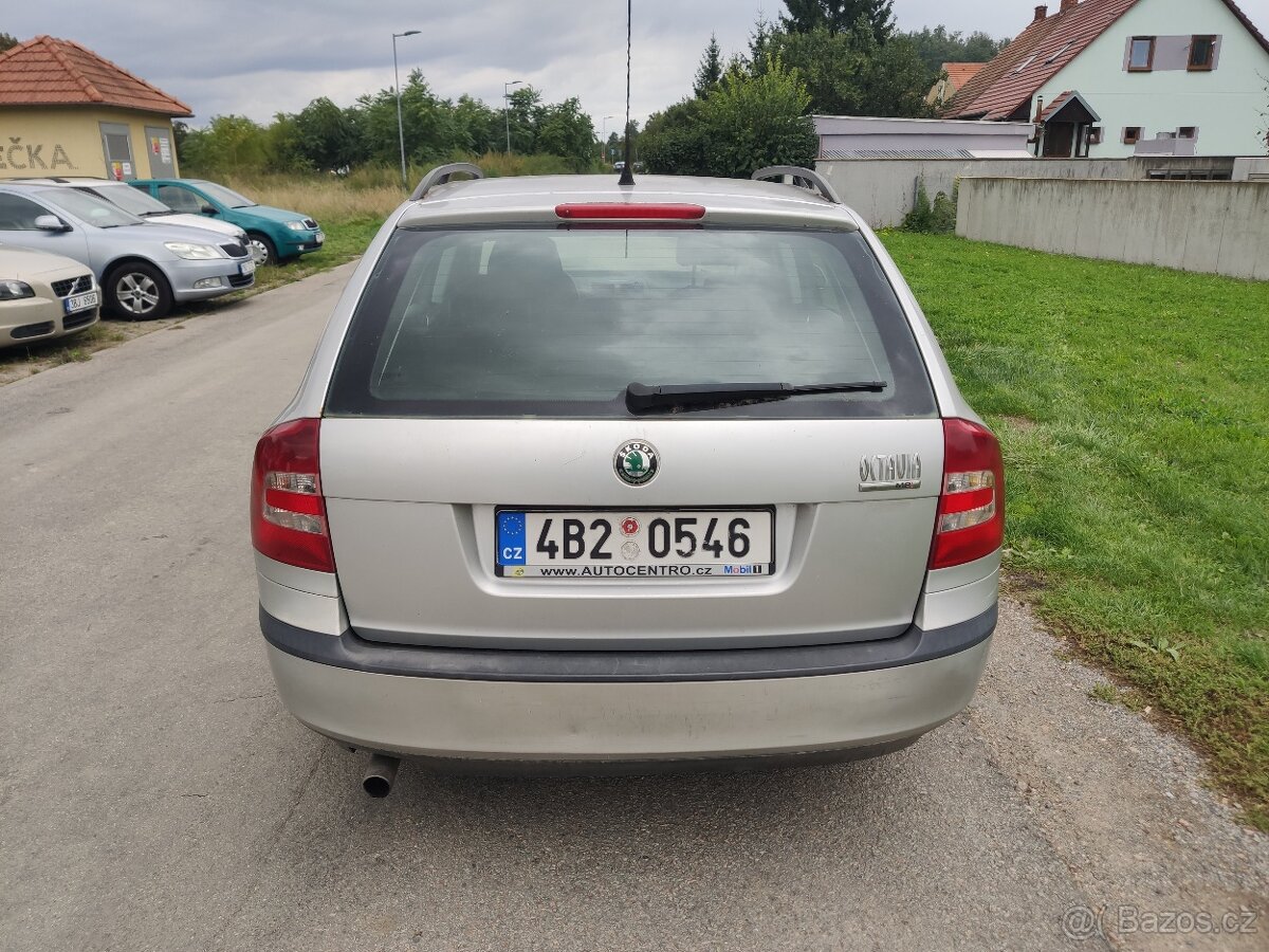 Škoda Octavia Kombi 1.6i - 75 kW + sada kol - 5