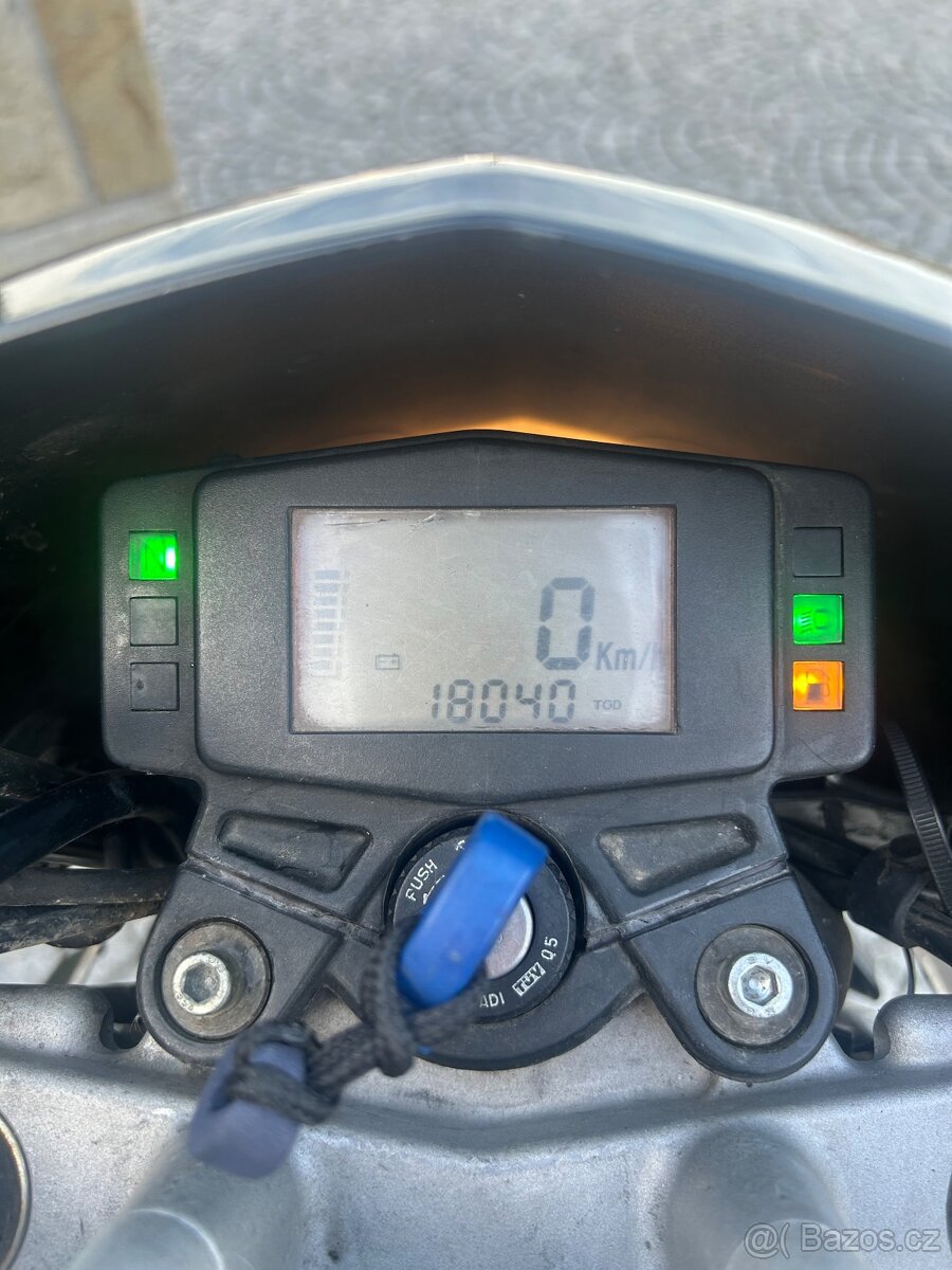 Enduro Yamaha xt 125R - 5