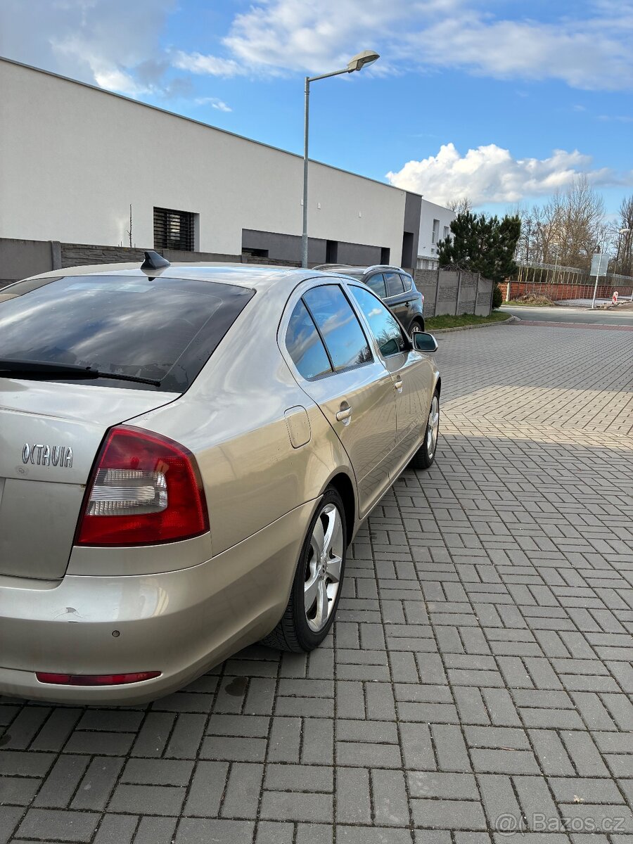 ŠKODA OCTAVIA 2 - 5