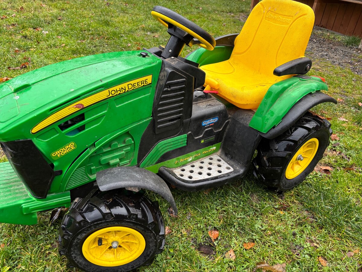 John Deere Peg Perego traktůrek - 5