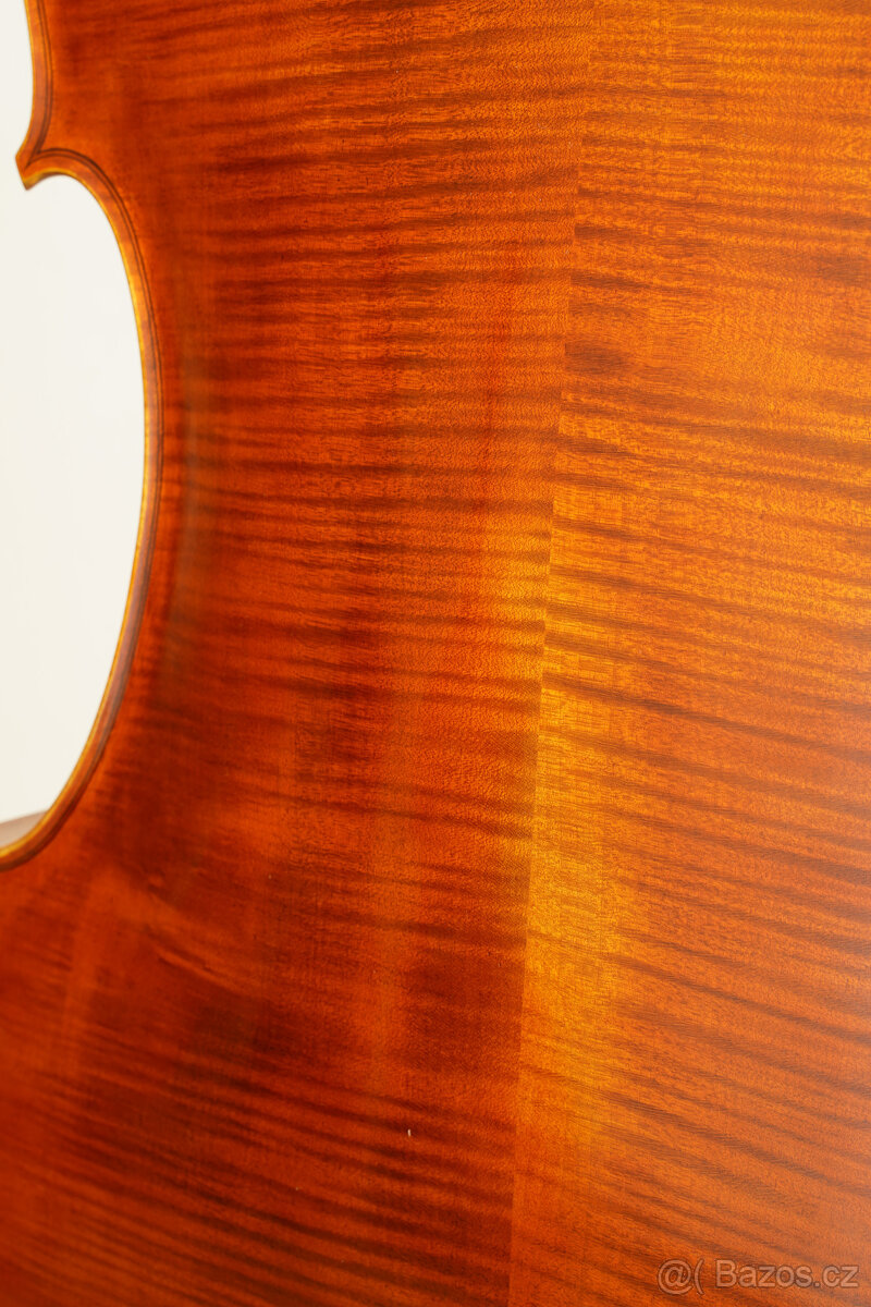 Na prodej kontrabas 5-strunný, 7/8, celomasiv., model Rogeri - 5