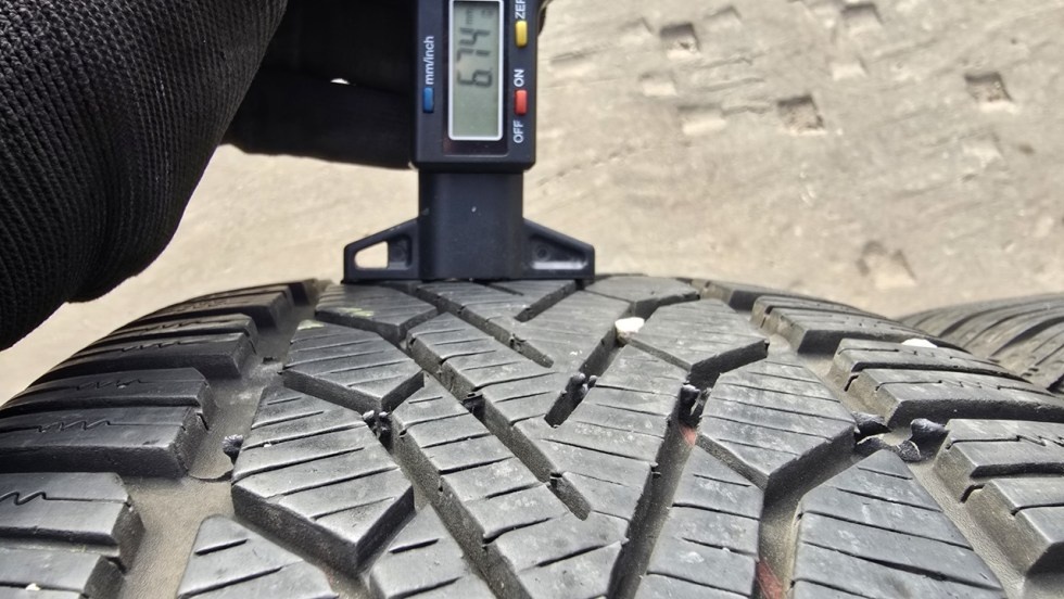 Zimní pneu 215/55/17 Semperit - 5