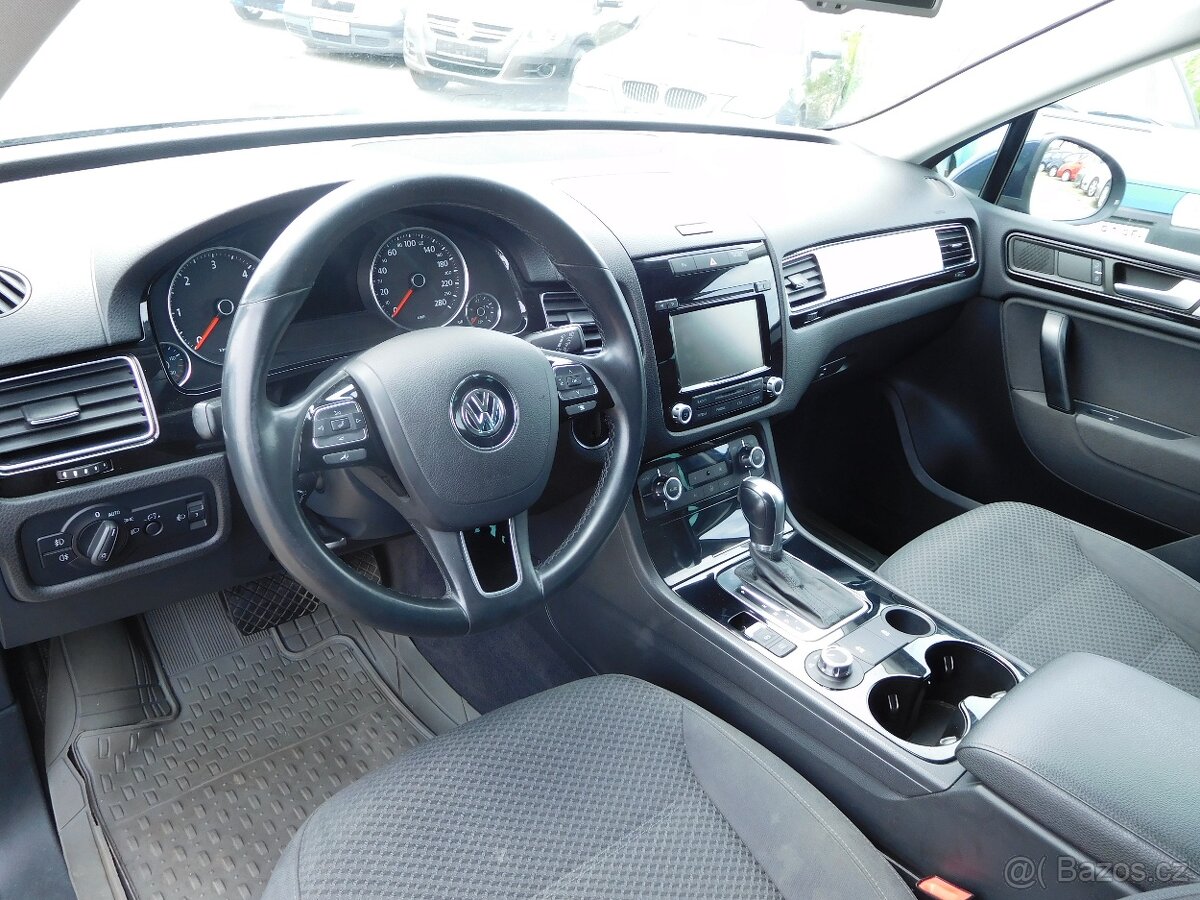 Volkswagen Touareg 3.0 TDi Confort, 176 kW, Automat, 4X4 - 5