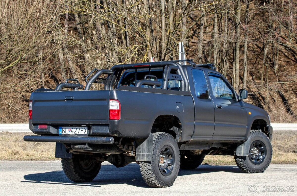 Toyota Hilux 2.5 D-4D Double Cab 4x4 - 5