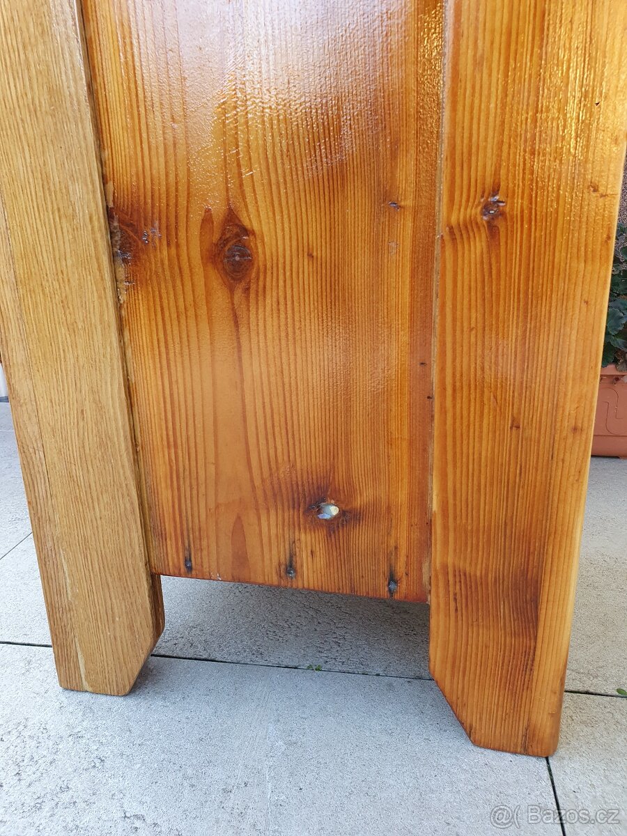 Dřevo / skříňka / starožitnost - 5