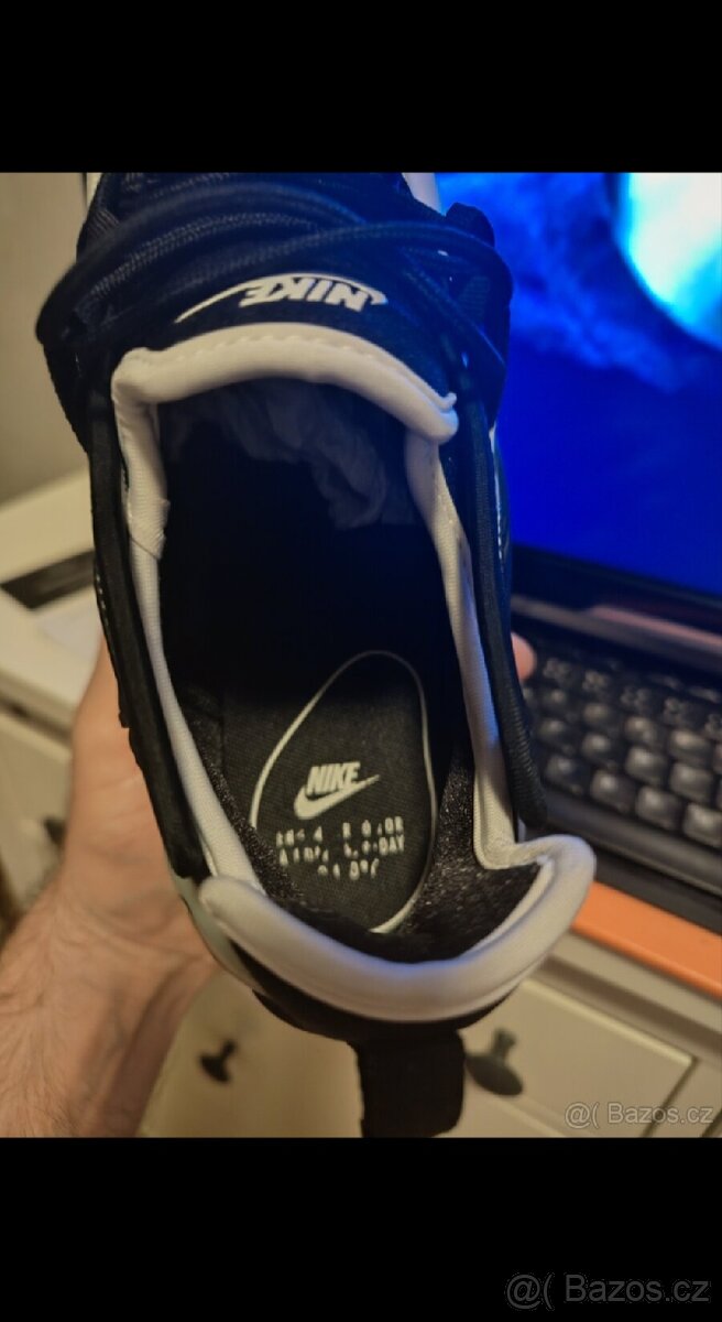 Niké 44 - 5