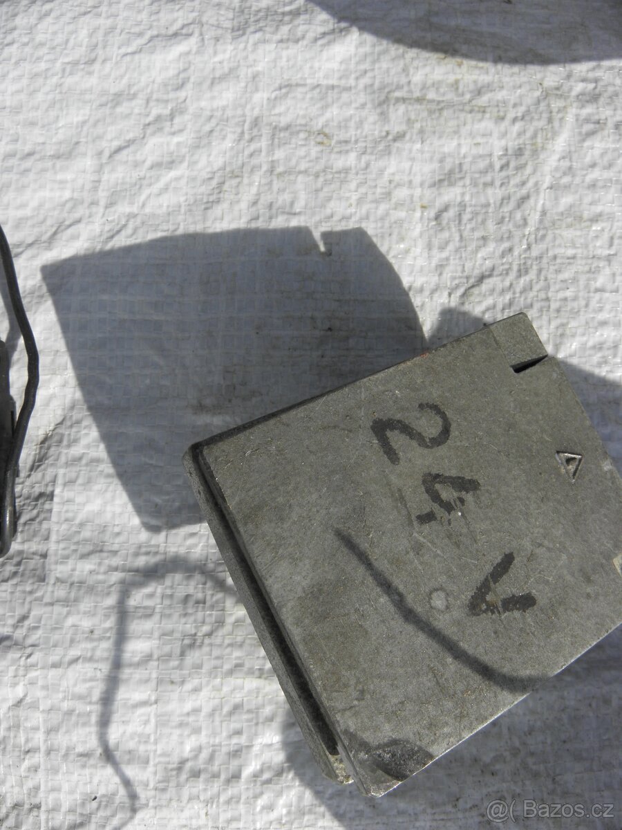 bakelitové součástky elektro - 5