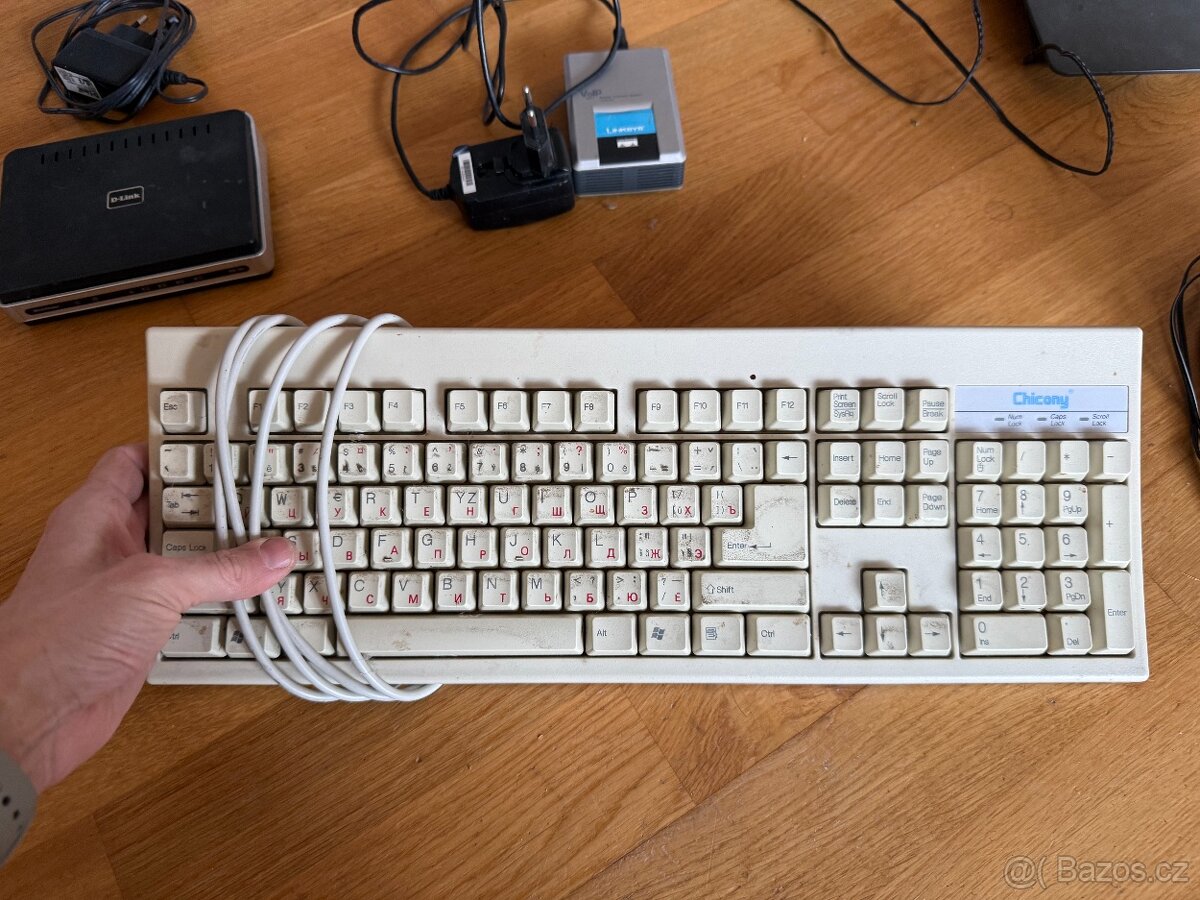 Mix starého příslušenství k pc - 5