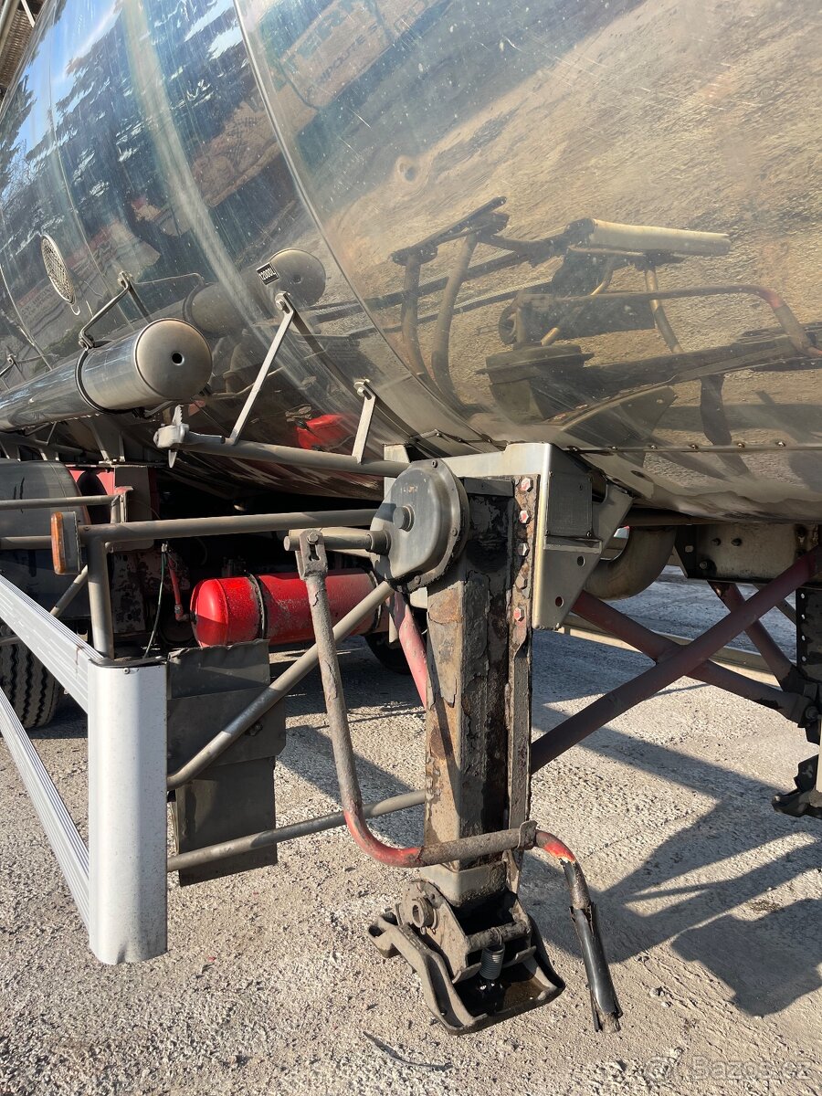 Potravinarska cisterna Magyar - 5