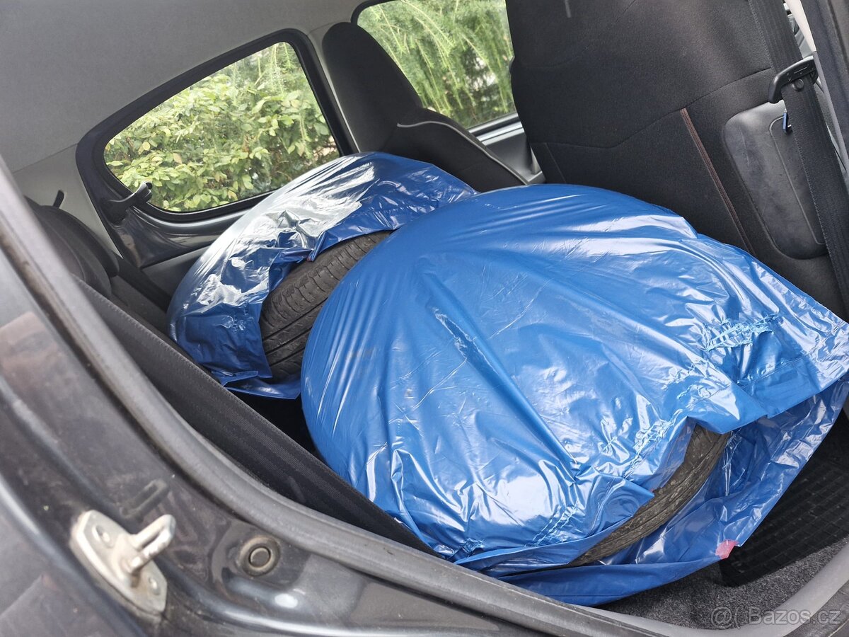 Peugeot 107, r.v.2011, 0,9i,110000 km, klima - 5