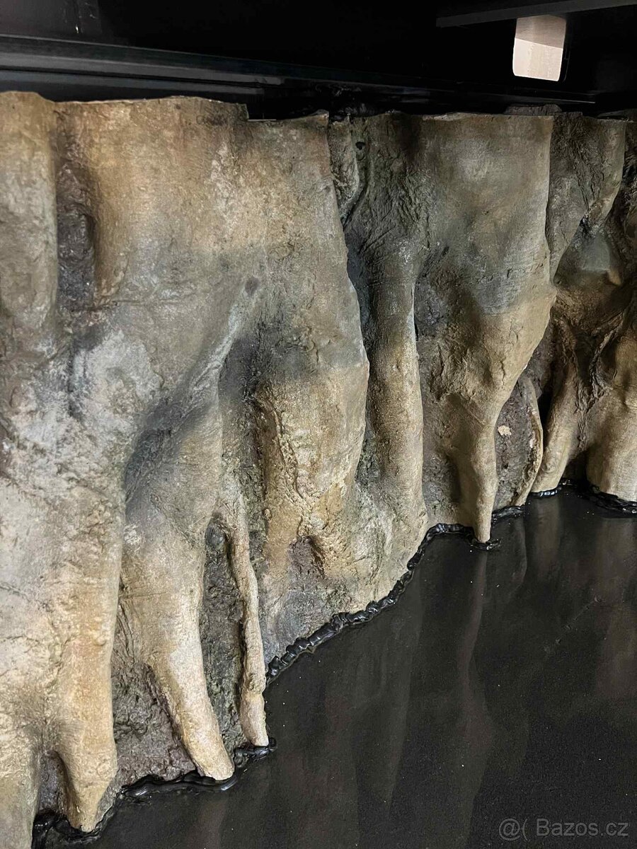 Prodám akvárium 432 l + skříňka - 5