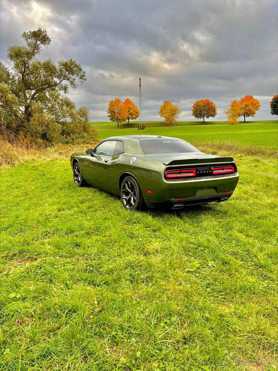Dodge Challenger - 5