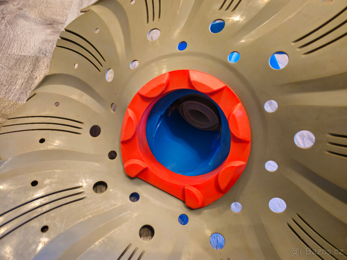 BAZÉNOVÝ POLOAUTOMATICKÝ VYSAVAČ - ZANDER - 5