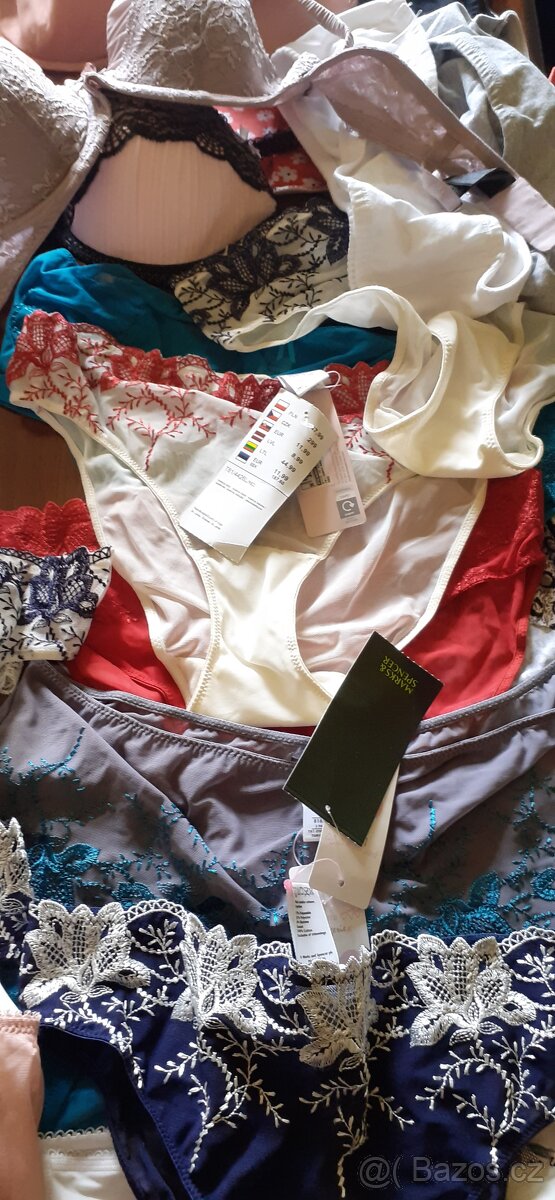31 kusů NOVĚHO spodního prádla- vel. 38-40 - 5