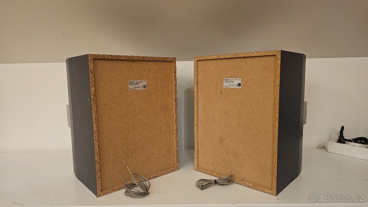 Kvalitní repro v dřevěné ozvučnici SONY - 5