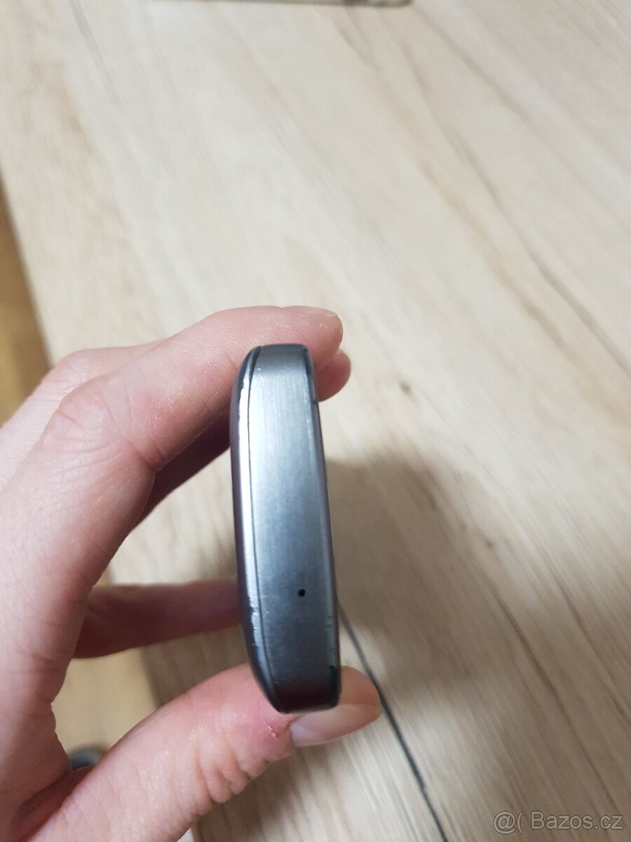 Samsung GT-S5610 - 5