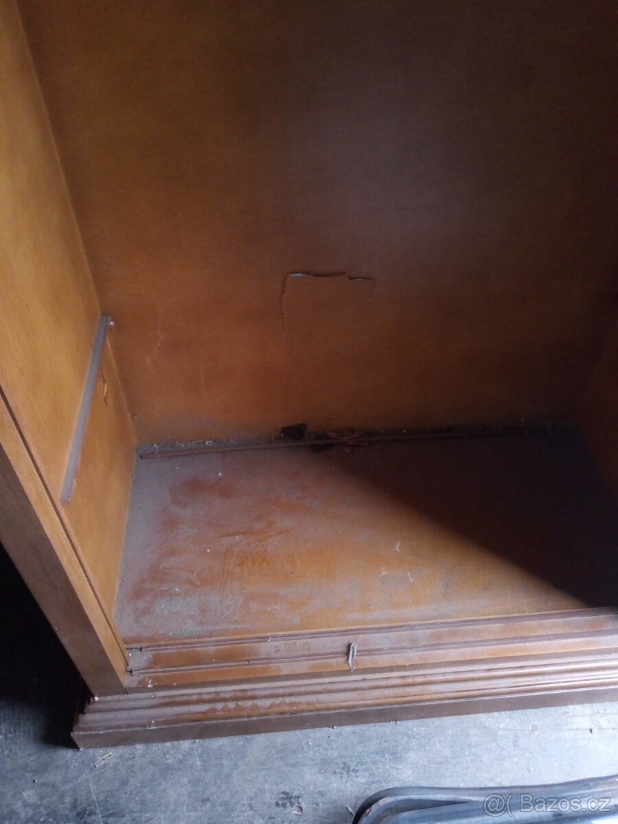 Skříň - 5