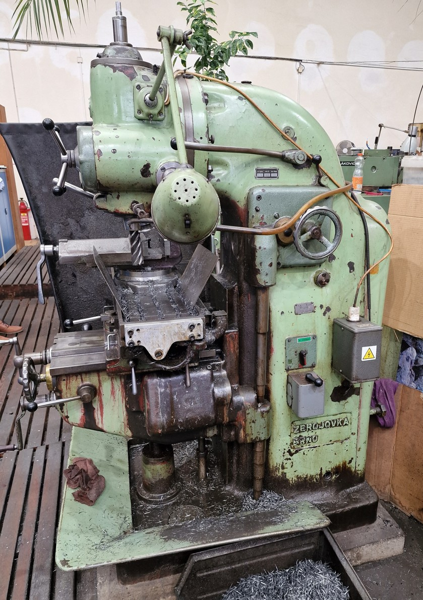 Frézka svislá FV 32 - 5