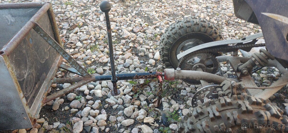 Prodám čtyřkolku asi 50ccm 2T s vlečkem