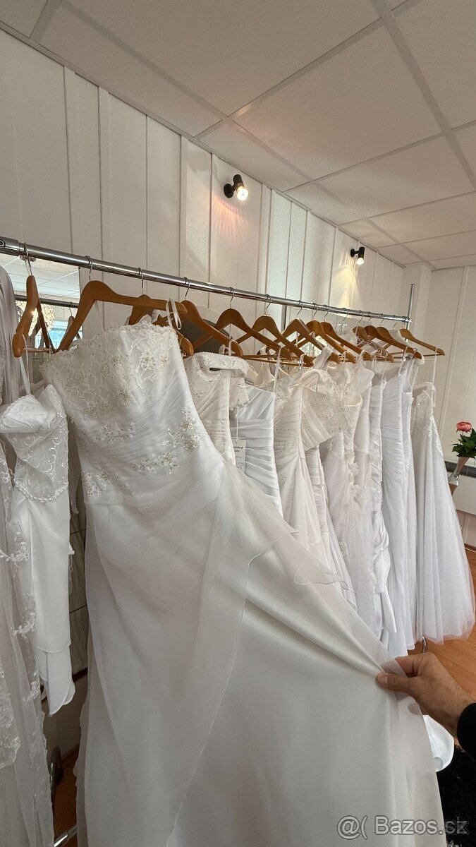 LIKVIDACE SVATEBNÍHO SALONU – Svatební šaty & doplňky. - 5
