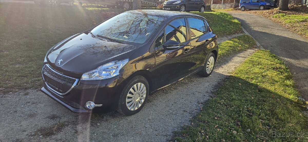 Peugeot 208 1.2 12v 60kw Allure PC KLIMA 6/2013 89900km - 5