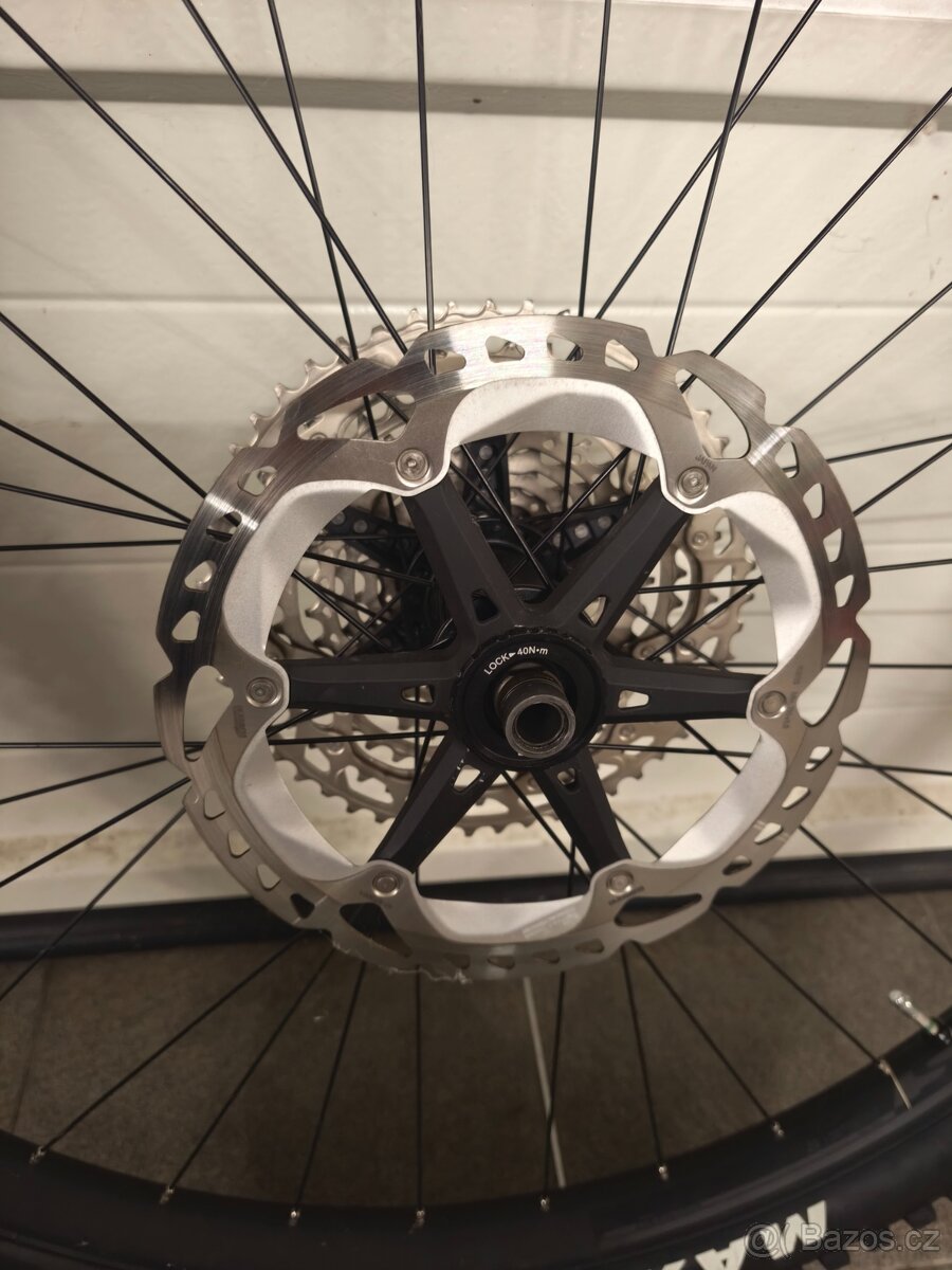 Prodám kompletní zadní kolo Syncros - 5